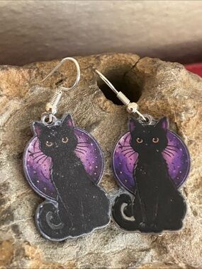 5/$10❤️❤️❤️NeW Handmade Cat & Moon Earrings